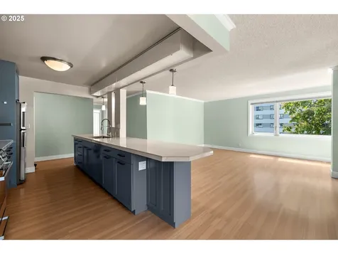 2211 SW Park Place Portland OR 97205