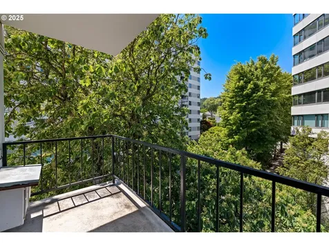 2211 SW Park Place Portland OR 97205