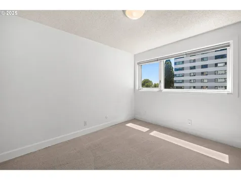 2211 SW Park Place Portland OR 97205