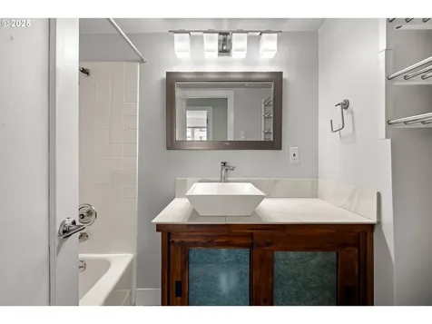 2211 SW Park Place Portland OR 97205