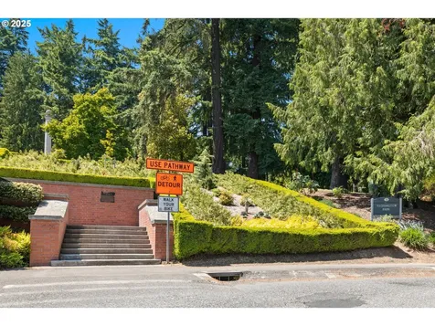 2211 SW Park Place Portland OR 97205