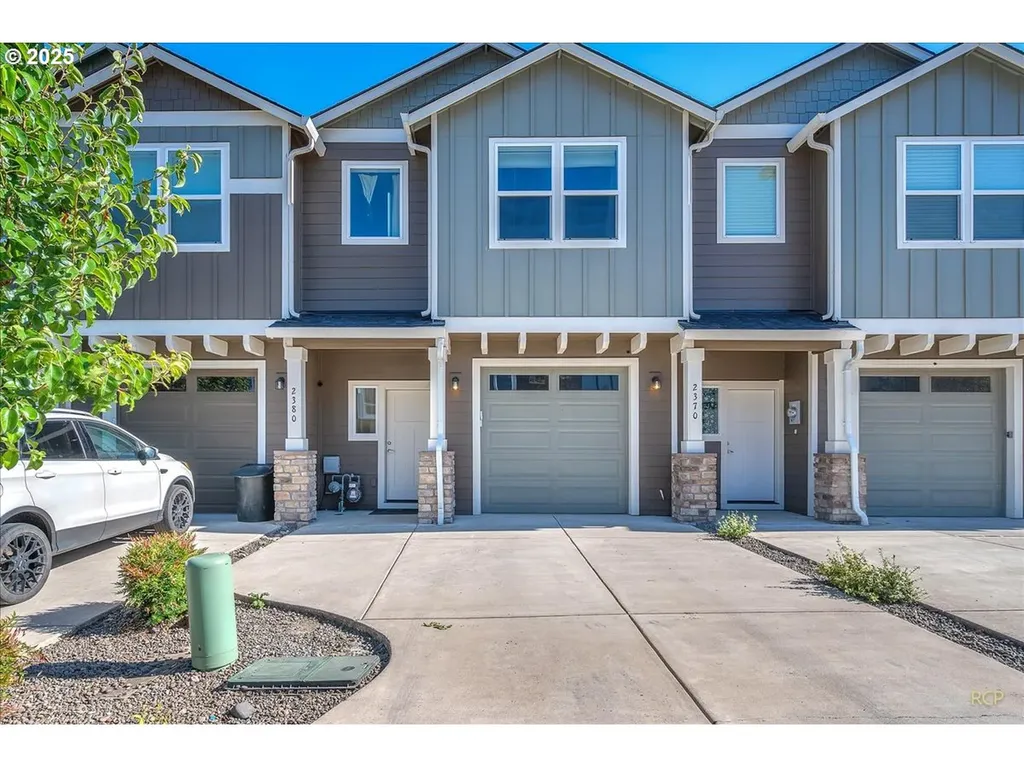 2380 N R Street Washougal WA 98671