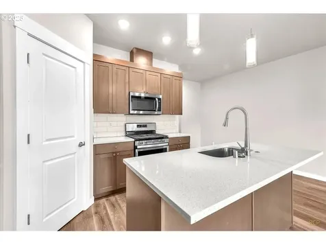 2380 N R Street Washougal WA 98671