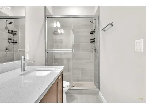 2380 N R Street Washougal WA 98671