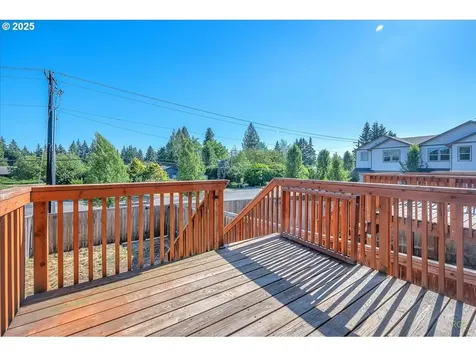 2380 N R Street Washougal WA 98671
