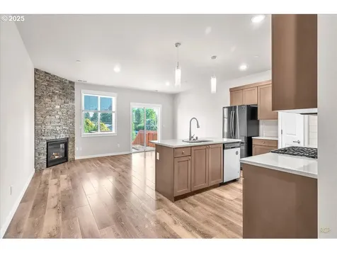 2380 N R Street Washougal WA 98671