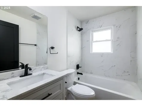 5824 NE 42nd Avenue Portland OR 97218