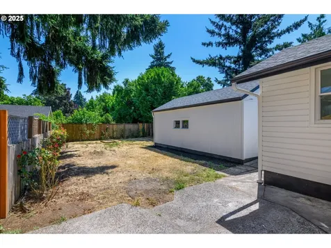 5824 NE 42nd Avenue Portland OR 97218