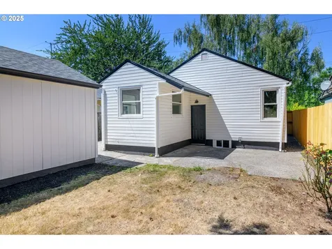 5824 NE 42nd Avenue Portland OR 97218