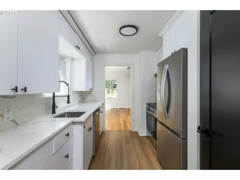 5824 NE 42nd Avenue Portland OR 97218