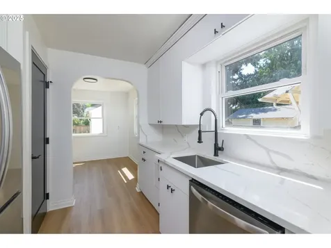 5824 NE 42nd Avenue Portland OR 97218