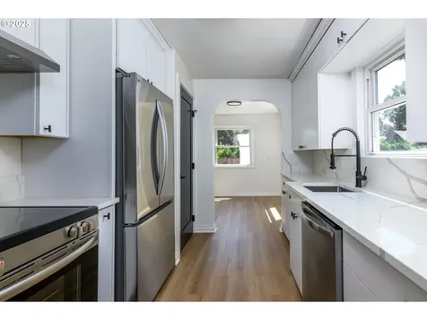 5824 NE 42nd Avenue Portland OR 97218