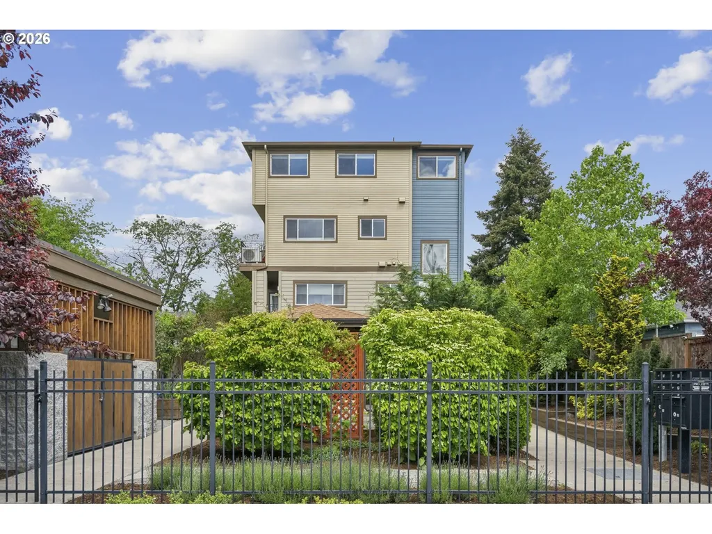 5321 NE Irving Street Portland OR 97213