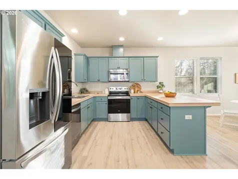 8062 SW 33rd Place Portland OR 97219