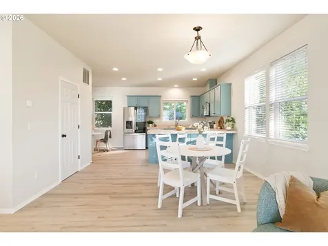 8062 SW 33rd Place Portland OR 97219