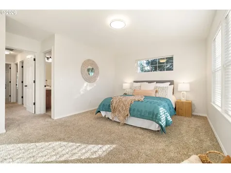 8062 SW 33rd Place Portland OR 97219