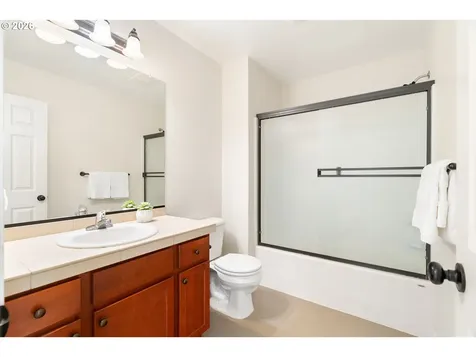 8062 SW 33rd Place Portland OR 97219
