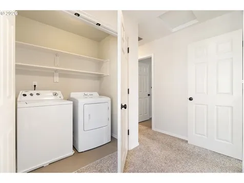 8062 SW 33rd Place Portland OR 97219