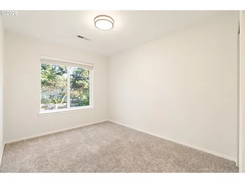 8062 SW 33rd Place Portland OR 97219