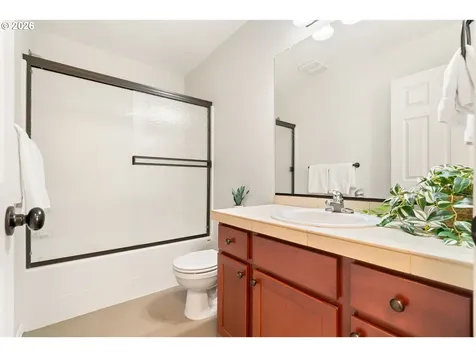 8062 SW 33rd Place Portland OR 97219