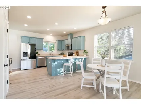 8062 SW 33rd Place Portland OR 97219