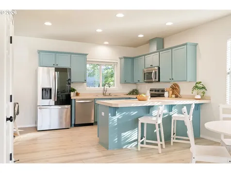 8062 SW 33rd Place Portland OR 97219