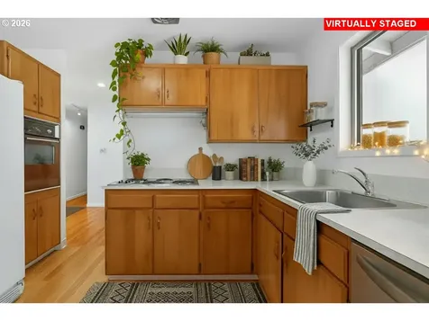 1305 SW Upland Drive Portland OR 97221