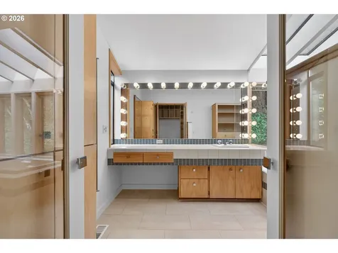 1305 SW Upland Drive Portland OR 97221