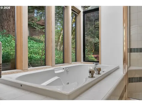 1305 SW Upland Drive Portland OR 97221