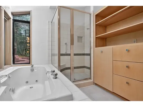 1305 SW Upland Drive Portland OR 97221