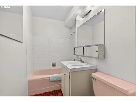 1305 SW Upland Drive Portland OR 97221