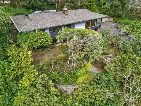 1305 SW Upland Drive Portland OR 97221