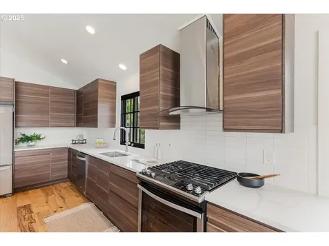 5237 N Emerson Drive Portland OR 97217