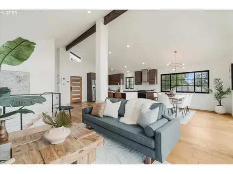 5237 N Emerson Drive Portland OR 97217