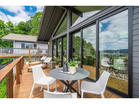 5237 N Emerson Drive Portland OR 97217