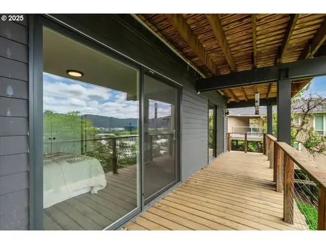 5237 N Emerson Drive Portland OR 97217