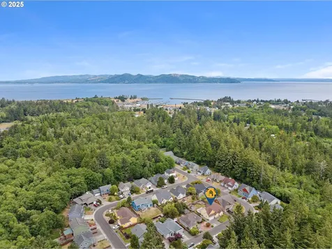 1058 Nautical Drive Hammond OR 97121