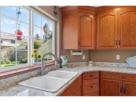 1279 SW Russ Lane Mcminnville OR 97128