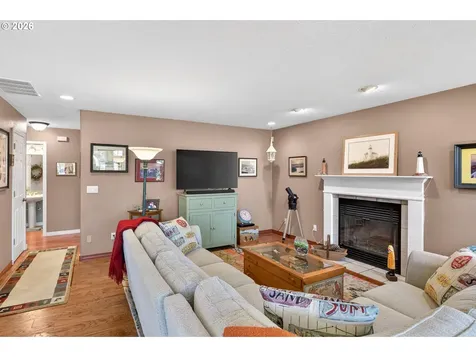 1279 SW Russ Lane Mcminnville OR 97128