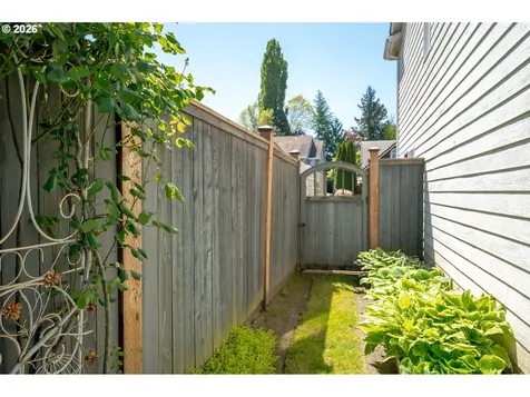 1279 SW Russ Lane Mcminnville OR 97128