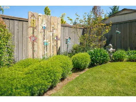 1279 SW Russ Lane Mcminnville OR 97128