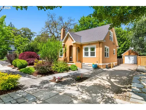 3305 NE Siskiyou Street Portland OR 97212