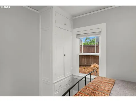 3305 NE Siskiyou Street Portland OR 97212