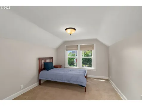 3305 NE Siskiyou Street Portland OR 97212