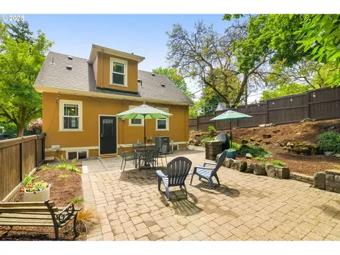 3305 NE Siskiyou Street Portland OR 97212