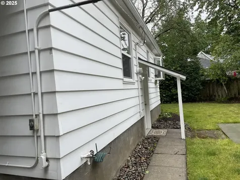 5421 SE Long Street Portland OR 97206