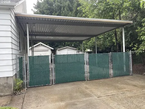 5421 SE Long Street Portland OR 97206