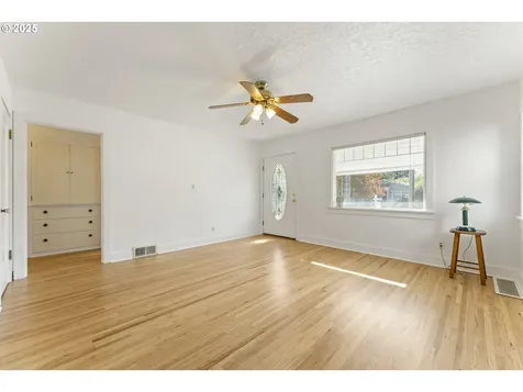 5421 SE Long Street Portland OR 97206