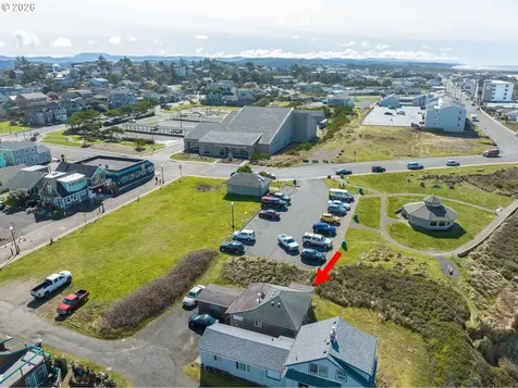35 NW Dolphin Street Newport OR 97365