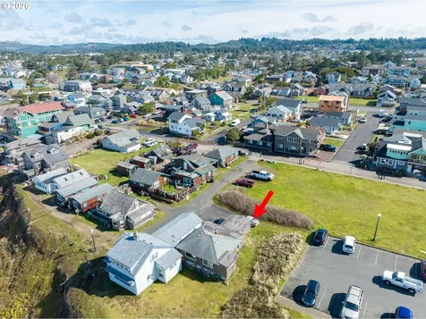 35 NW Dolphin Street Newport OR 97365
